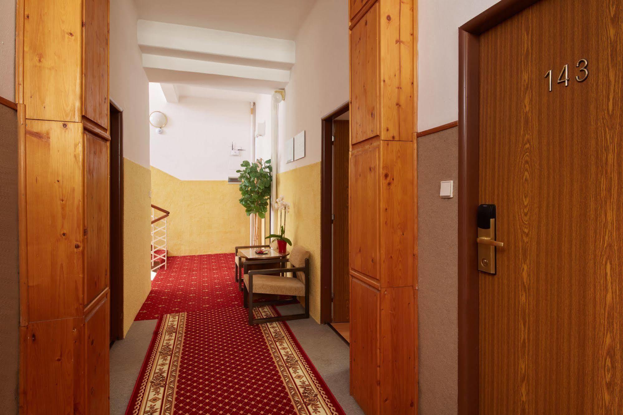 Penzion Alfa Podebrady Ngoại thất bức ảnh